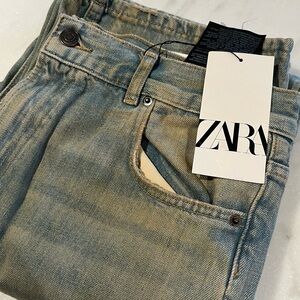 NEW Zara Boyfriend Relaxed fit, mid rise jeans, size 6